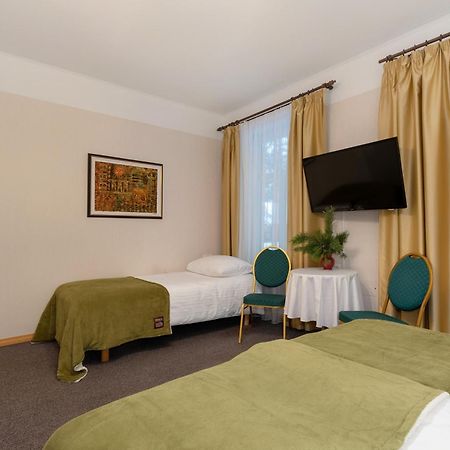 Verevi Motel Elva Chambre photo